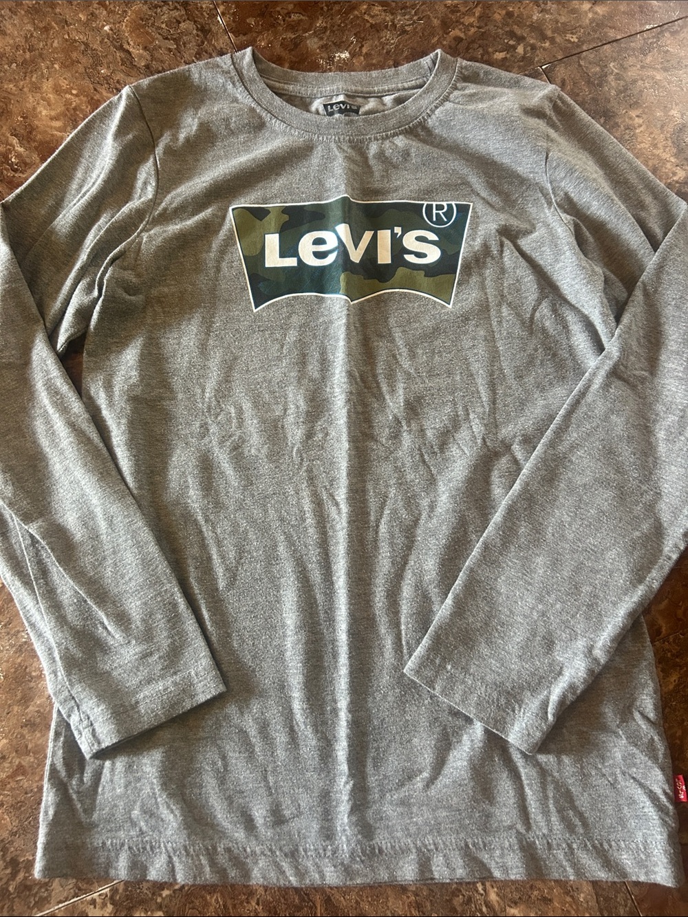 Levi's Gray Long-Sleeve Tee with Camo Logo